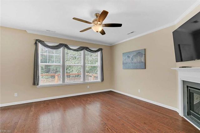 8236 Hawthorn DR, Hayes, VA 23072