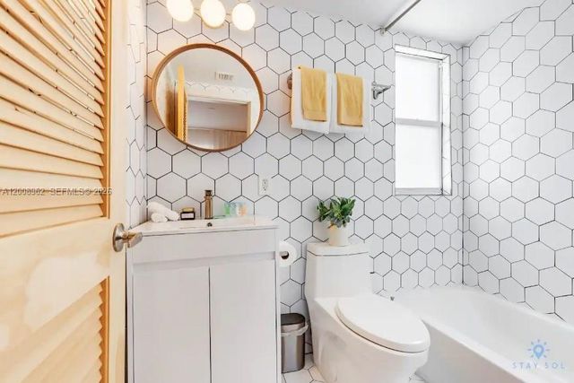 7326 Collins Ave 201, Miami Beach, FL 33141