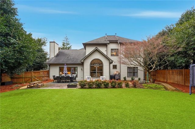 4474 Woodford NE Pass, Roswell, GA 30075