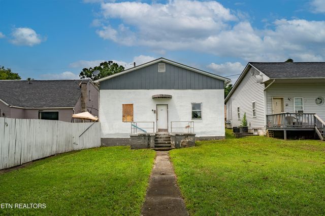 823 Siluria St, Harriman, TN 37748