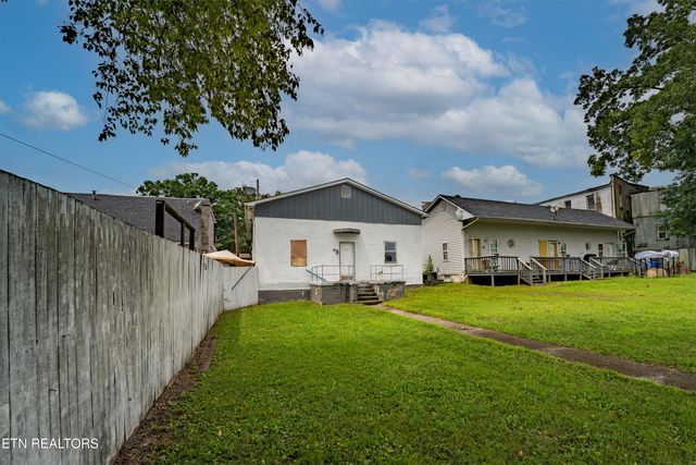 823 Siluria St, Harriman, TN 37748