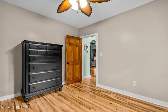 11701 Kings Ln, Louisville, KY 40243