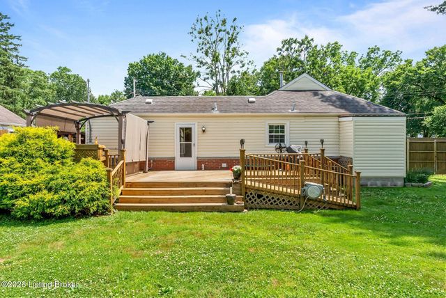 11701 Kings Ln, Louisville, KY 40243