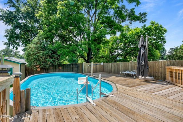 11701 Kings Ln, Louisville, KY 40243