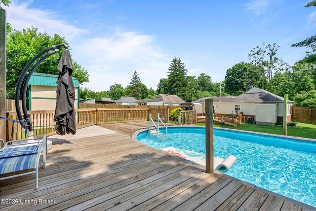 11701 Kings Ln, Louisville, KY 40243