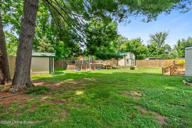 11701 Kings Ln, Louisville, KY 40243