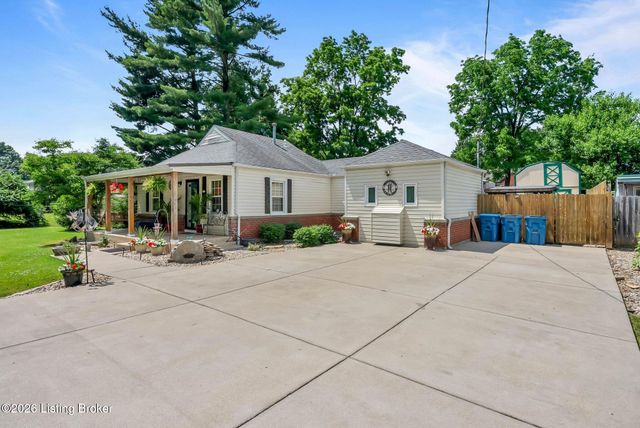 11701 Kings Ln, Louisville, KY 40243