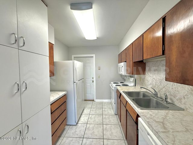 7963 LE MANS Drive, Jacksonville, FL 32210