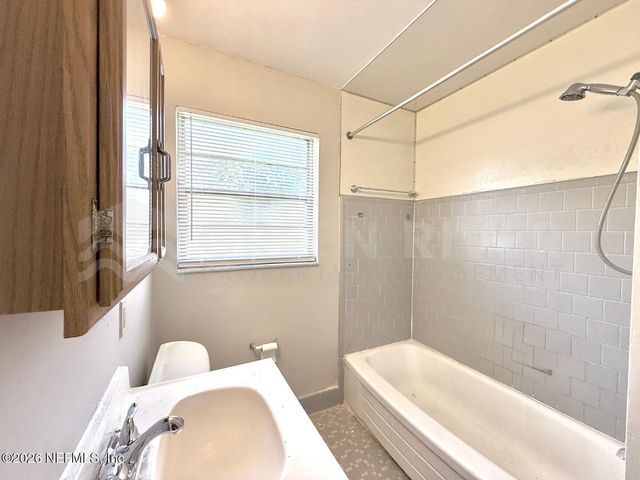 7963 LE MANS Drive, Jacksonville, FL 32210