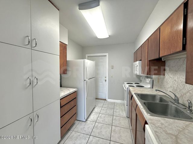 7963 LE MANS Drive, Jacksonville, FL 32210