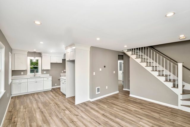 159 Stoughton St, Stoughton, MA 02072