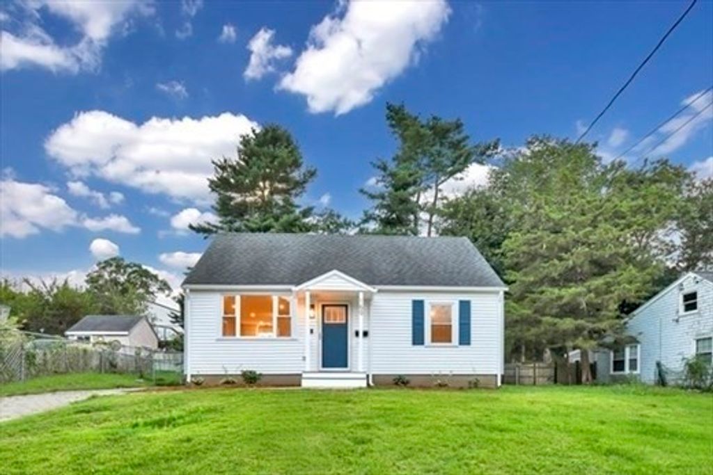 159 Stoughton St, Stoughton, MA 02072