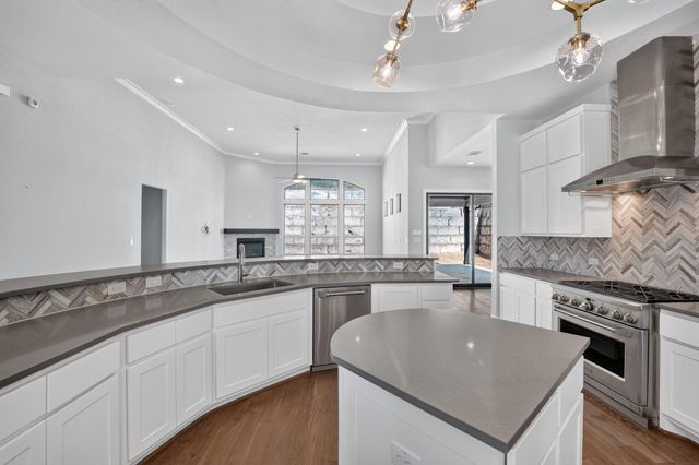 308 Lodestone LN, Austin, TX 78738