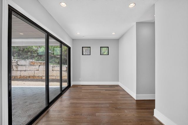 308 Lodestone LN, Austin, TX 78738