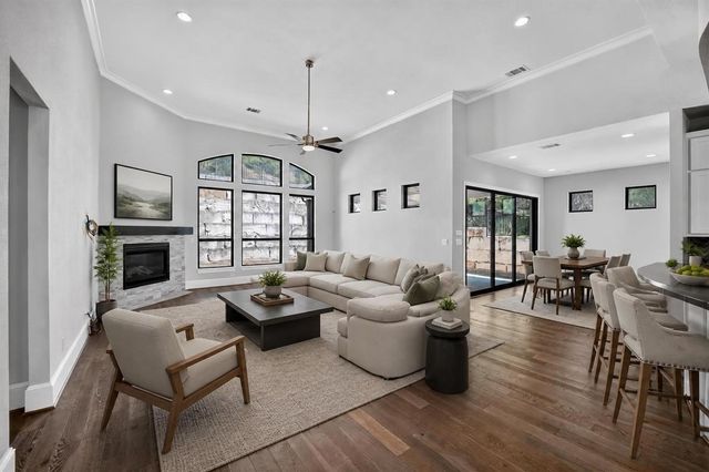 308 Lodestone LN, Austin, TX 78738