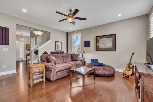 5025 Winslow Dr, Mount Juliet, TN 37122