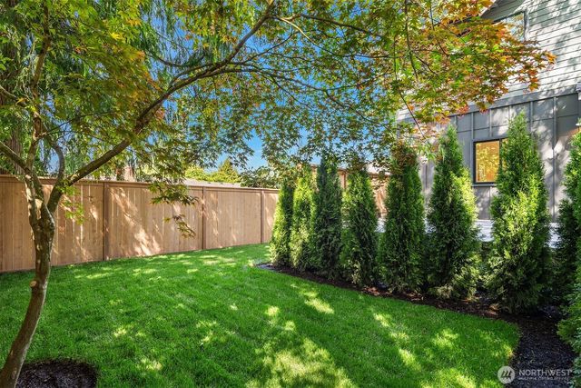 12414 NE 72nd Street, Kirkland, WA 98033
