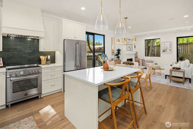 12414 NE 72nd Street, Kirkland, WA 98033
