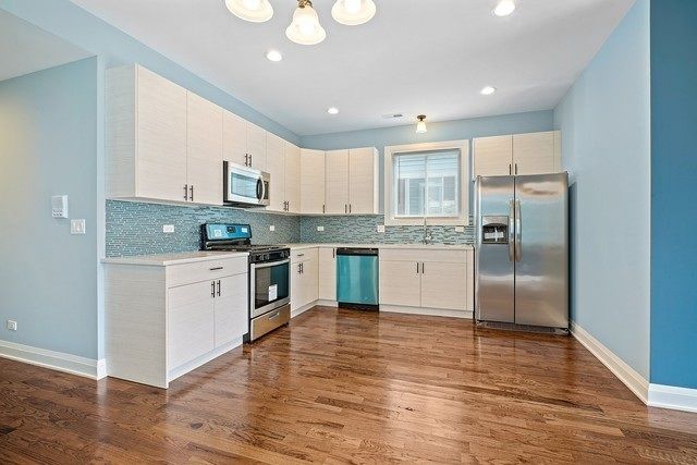 607 N Central Avenue 1, Chicago, IL 60644
