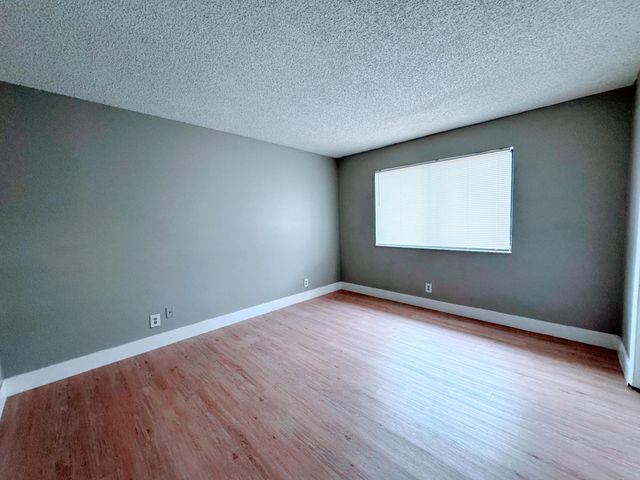 193 Lakeview Drive 205, Weston, FL 33326