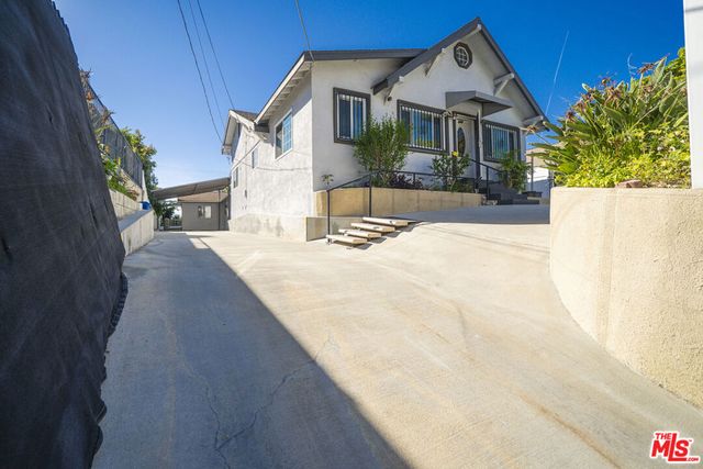 117 S Virgil Avenue, Los Angeles, CA 90004