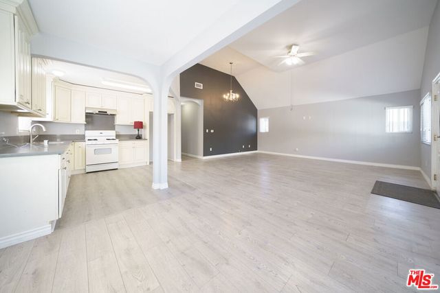 117 S Virgil Avenue, Los Angeles, CA 90004