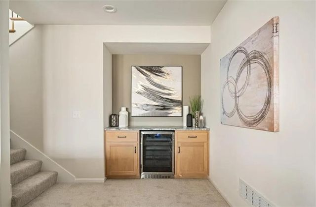 8156 Roundtree Street, Lenexa, KS 66220