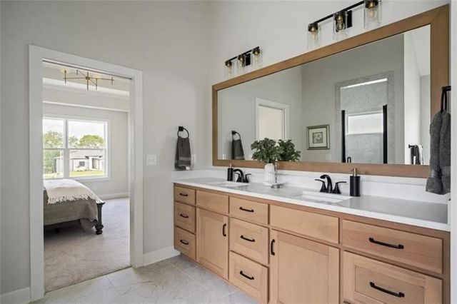 8156 Roundtree Street, Lenexa, KS 66220