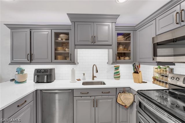 1443 Larkspur DR, Fort Myers, FL 33901