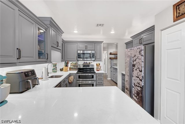 1443 Larkspur DR, Fort Myers, FL 33901