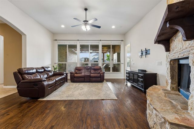7705 Glenmere Trail, Sachse, TX 75048