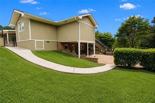 1464 Lakeview Road, Grayson, GA 30017