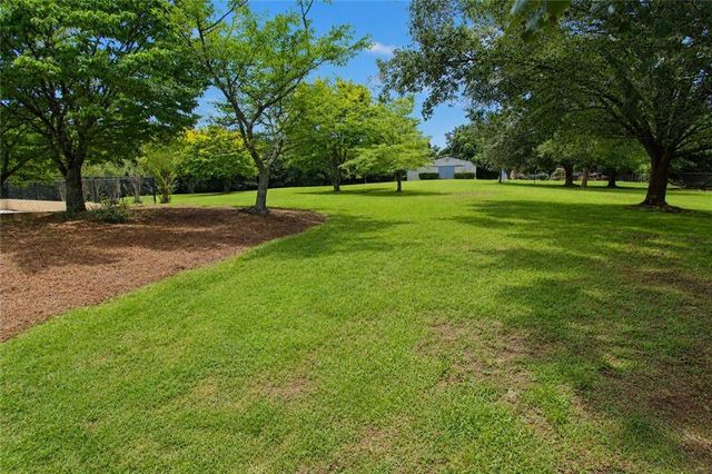 1464 Lakeview Road, Grayson, GA 30017
