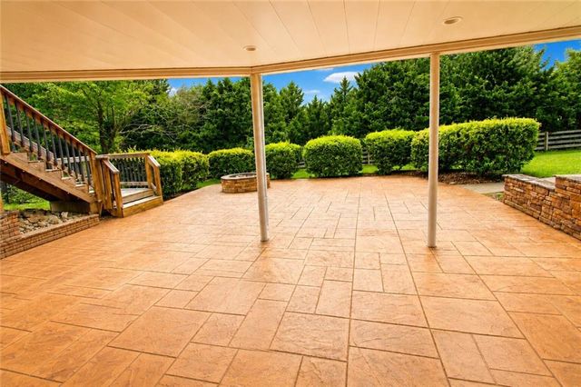 1464 Lakeview Road, Grayson, GA 30017