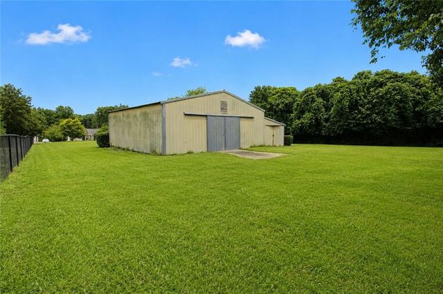 1464 Lakeview Road, Grayson, GA 30017
