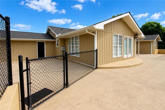 1464 Lakeview Road, Grayson, GA 30017