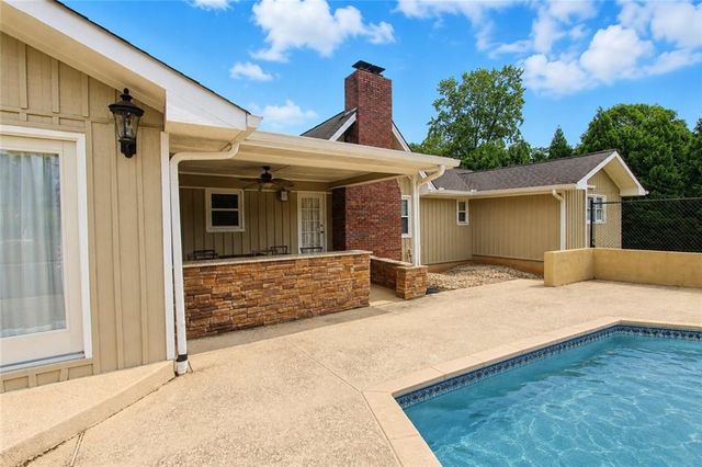 1464 Lakeview Road, Grayson, GA 30017