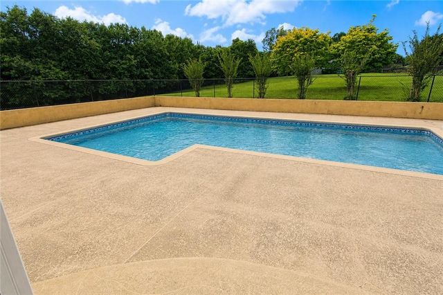 1464 Lakeview Road, Grayson, GA 30017