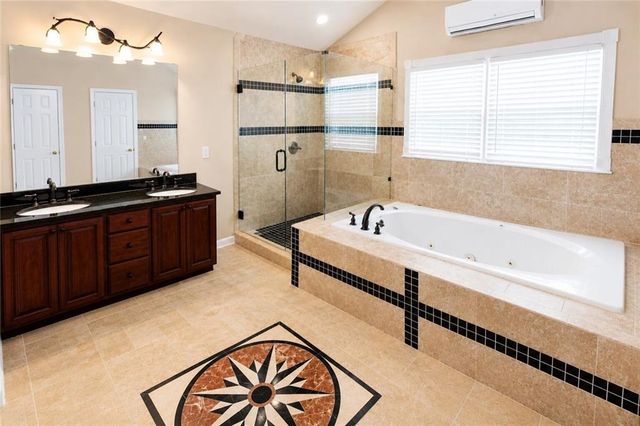 1464 Lakeview Road, Grayson, GA 30017