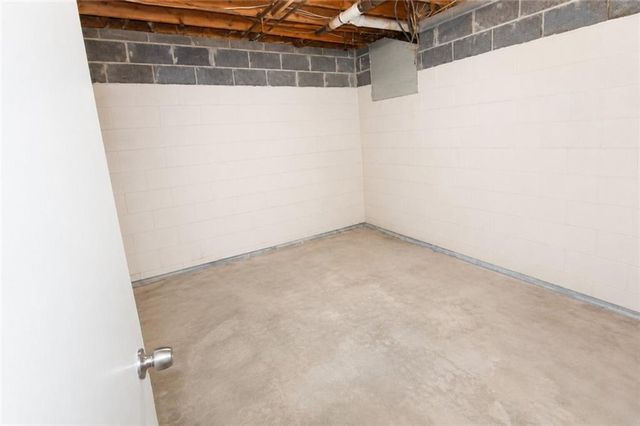 1464 Lakeview Road, Grayson, GA 30017