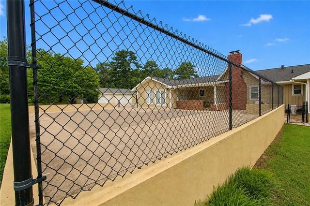 1464 Lakeview Road, Grayson, GA 30017