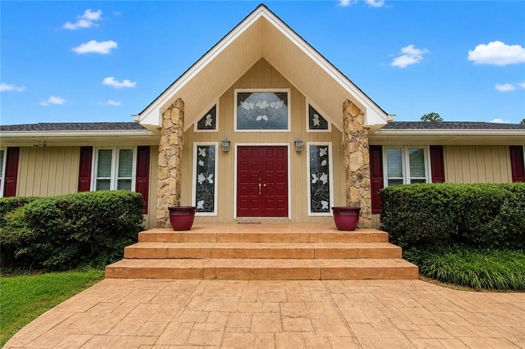 1464 Lakeview Road, Grayson, GA 30017