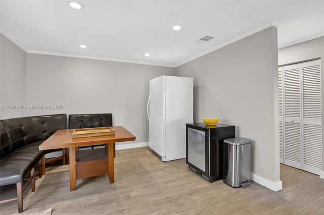 4700 Grapevine Way, Davie, FL 33331