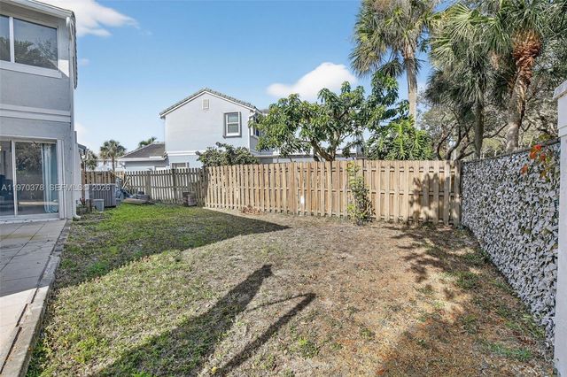 4700 Grapevine Way, Davie, FL 33331