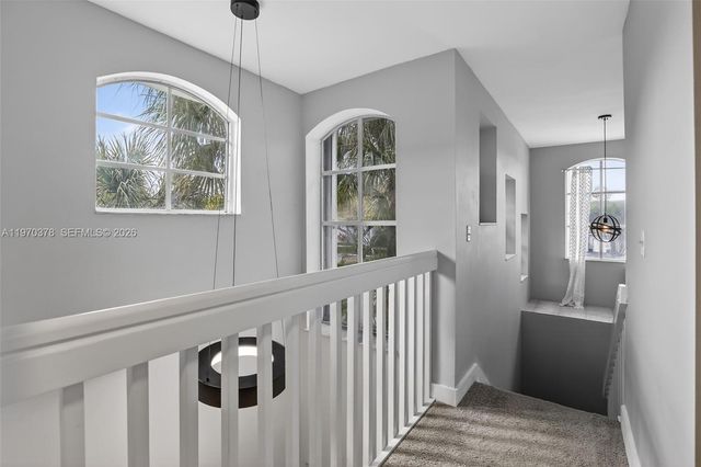 4700 Grapevine Way, Davie, FL 33331