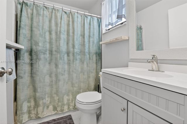 4700 Grapevine Way, Davie, FL 33331