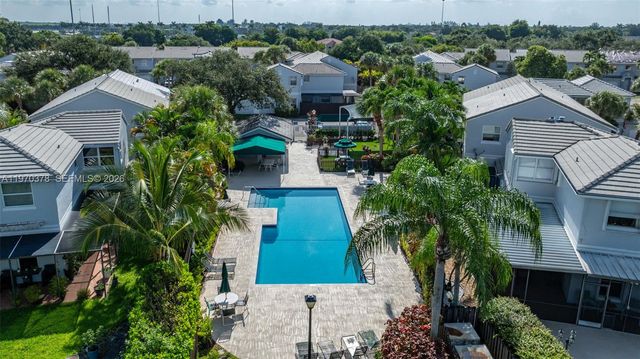 4700 Grapevine Way, Davie, FL 33331