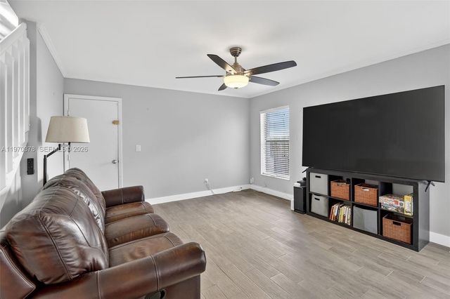 4700 Grapevine Way, Davie, FL 33331