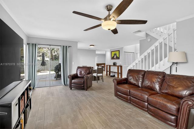 4700 Grapevine Way, Davie, FL 33331