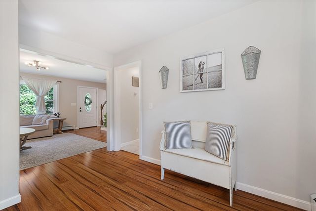44 Underwood Rd, Hubbardston, MA 01452